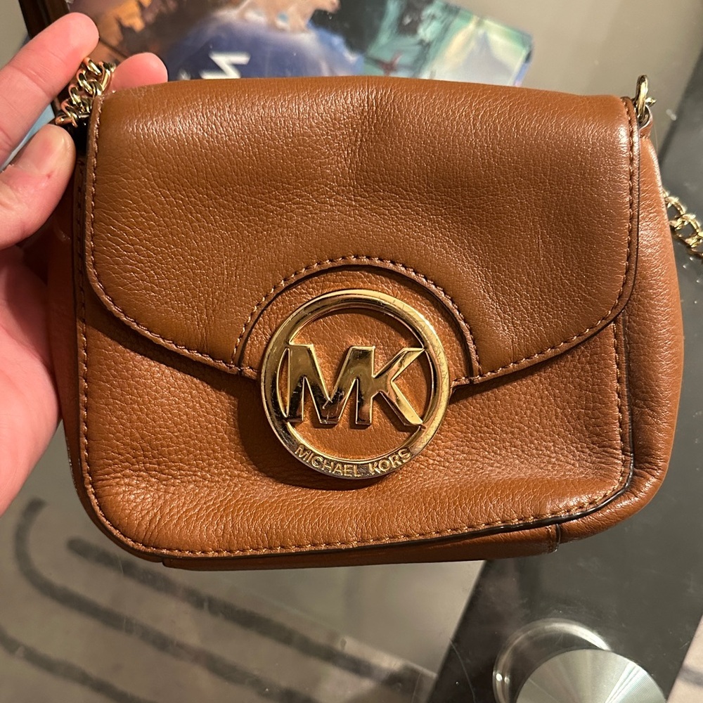 Michael Kors Tan Crossbody Bag with Gold Logo - Picture 2 of 6